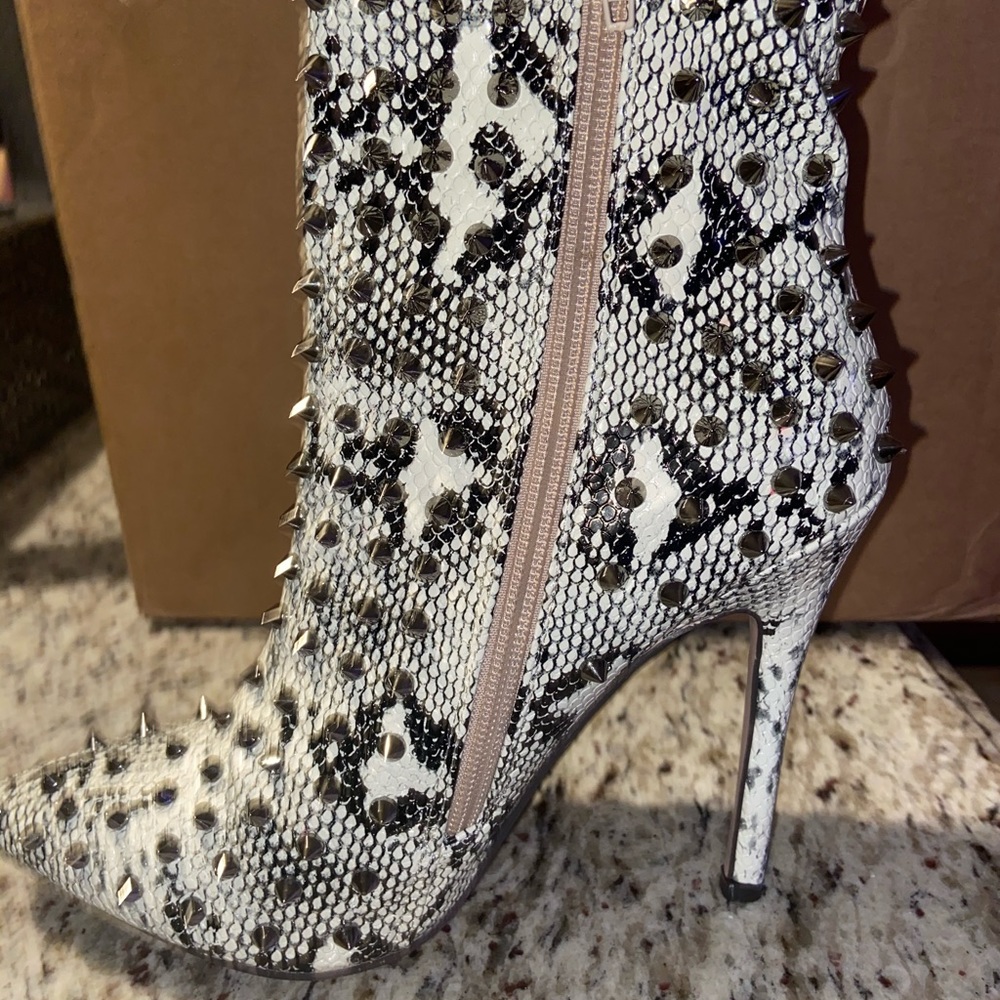 Snake booties - Picture 2 of 5